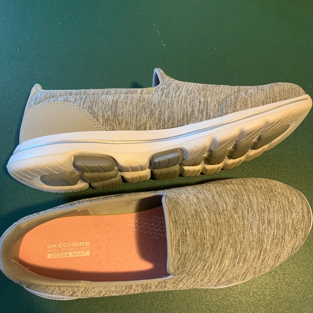 Skechers Go Walk ladies’ slip on shoes